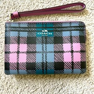 Coach wristlet - never used